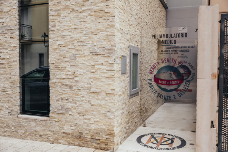 18PIANETA SALUTE E BELLEZZA - POLIAMBULATORIO SAN SALVO - LOGO E ICONE